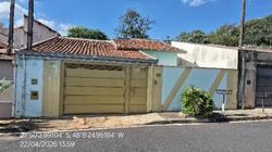 Casa - Área priv.: 49,8 m²Com 3 qt, 2 Banh. - Loc.: RUA ROMANO PERON, N. 38, LT 11 QD 15 AREA B, PARQUE RES IGUATEMI - ARARAQUARA/SP - CEP: 14808253 - IPTU: 927702400 - Matr.: 105664 - Of.: 1