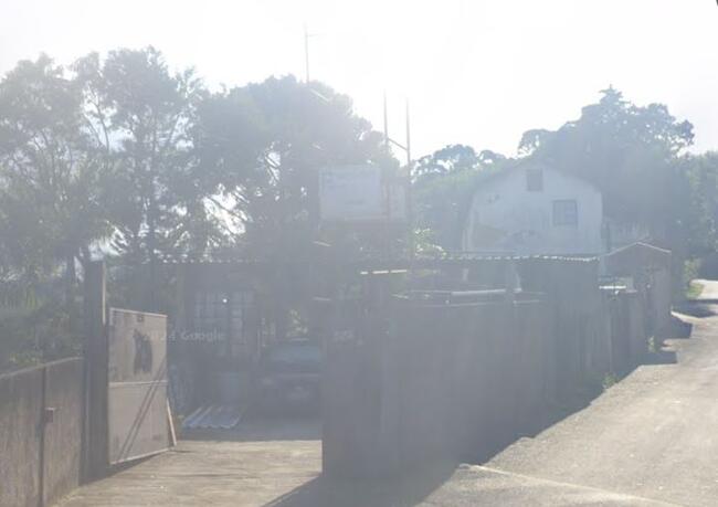 TERESÓPOLIS/RJ - CASA COM AMPLO TERRENO