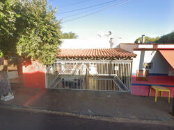 Casa em Birigui com 102 m²