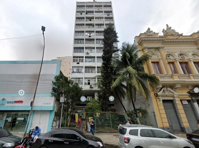 Sala no Centro - Prédio Misto