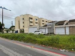 Apartamento - Área privativa: 51,05 m²Com 2 qt(s), 1 Banheiro(s), 1 Vaga na Garagem - Localizado(a): AVENIDA ANCHOVA, N. 949, Apto. 104, VG 34, , RES AYRTON SENA - AQUIRAZ/CE - CEP: 61700000 - N° IPTU: 119899 - MATRÍCULA: 28123, 0 - OFICIO: 2
