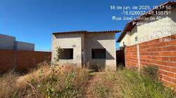 Casa - Área: 47,51 m² - 2 quarto(s), 1 banheiro(s), - RUA JOSE LIMIRIO DE ABADIO (ANTIGA RUA 17), nº 0, LT B4 QD 60, PARQUE DOS VERDES, RES PQ DOS VERDE II - ARAGUARI/MG - CEP: 38445724- MATRÍCULA: 73896