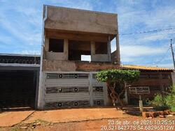 Casa - Área privativa: 58,12 m²Com 2 qt(s), 1 Banheiro(s), - Localizado(a): RUA DAS VALQUIRIAS, N. 325, CS 02 LT 19 QD 41, PORTAL CAIOBA, CONDOMINIO GONDIM 19 - CAMPO GRANDE/MS - CEP: 79096090 - N° IPTU: 7700150342 - MATRÍCULA: 132625 - OFICIO: 2