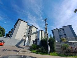 Apartamento - Área privativa: 43,21 m²Com 2 qt(s), 1 Banheiro(s), 1 Vaga na Garagem - Localizado(a): RUA APORUNA, N. 397, Apto. 103, BL 08, SANTA CRUZ, RES RIVIERA - RIO DE JANEIRO/RJ - CEP: 23520400 - N° IPTU: 34264523 - MATRÍCULA: 258711 - OFICIO: 4