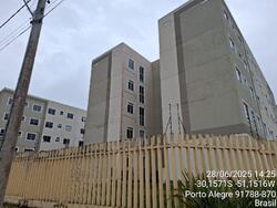 Apartamento - Área privativa: 40,82 m²Com 2 qt(s), 1 Banheiro(s), - Localizado(a): RUA 7008, N. 300, Apto. 503, BL 03, PITINGA, PORTO DAS AGUIAS - PORTO ALEGRE/RS - CEP: 91796101 - N° IPTU: NA£O LOCALIZADO - MATRÍCULA: 212370 - OFICIO: 3