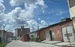 Terreno - Área total: 150 m² - Localizado(a): RUA 1, N. SN, QD 15 LT 12-A E B1, SAO BRAS, COMPLEXO TAICOCA - NOSSA SENHORA DO SOCORRO/SE - CEP: 49156742 - N° IPTU: 1090146014121 - MATRÍCULA: 37677 - OFICIO: 1