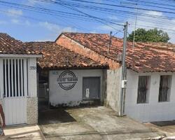 Casa - Área privativa: 59,32 m²Com 2 qt(s), 1 Banheiro(s), - Localizado(a): AVENIDA PAULO BARRETO DE MENEZ (ANT AV SANTA CRUZ), N. 554, , - SAO CRISTOVAO/SE - CEP: 49000000 - N° IPTU: 1010290366001 - MATRÍCULA: 12183 - OFICIO: 1